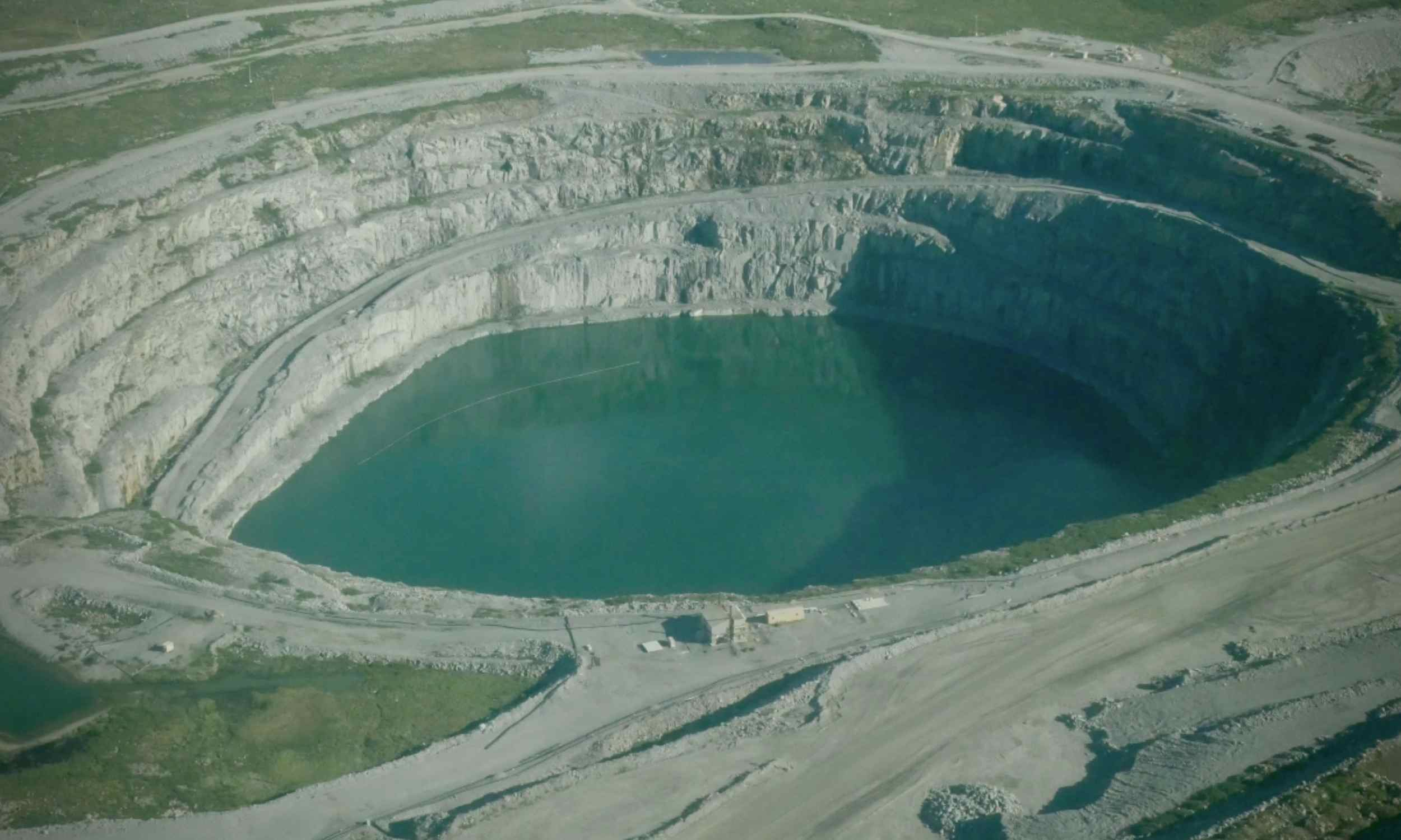 Substance identified that brings diamonds up to Earth’s surface