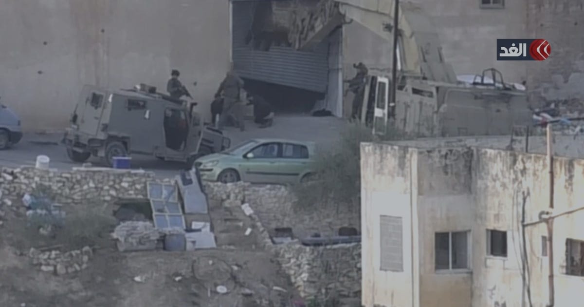 Israeli Forces Filmed Shooting Dead Two Surrendered Palestinians in West Bank City of Jenin – Haaretz Israeli Forces Filmed Shooting Dead Two Surrendered Palestinians in West Bank City of Jenin – Haaretz