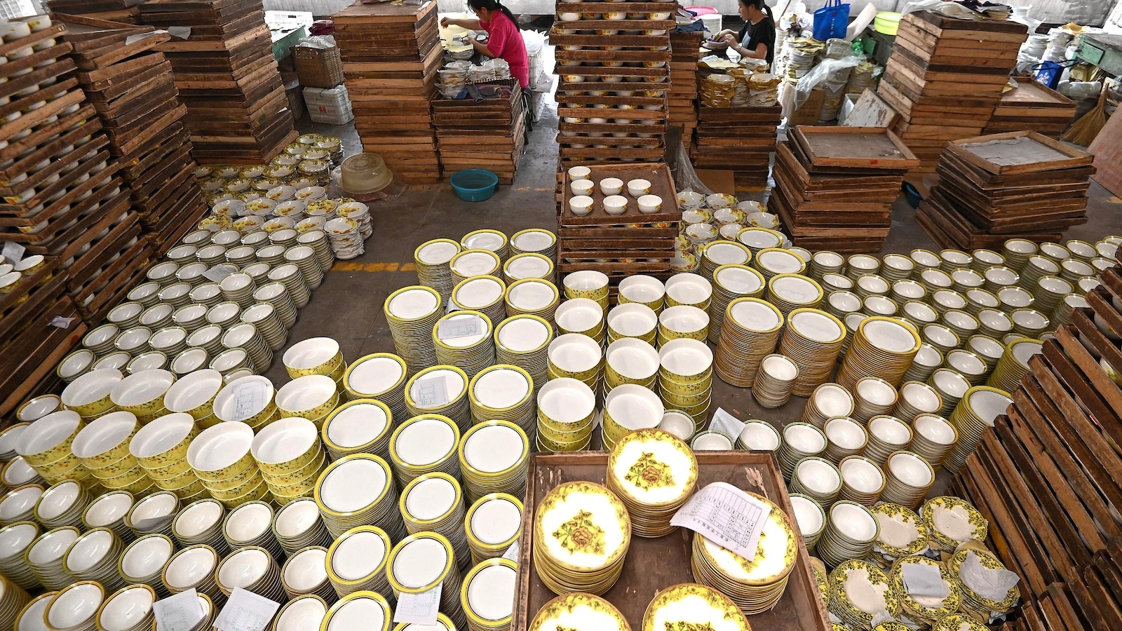 China’s factory activity contracts for 8th month in November despite trade war truce