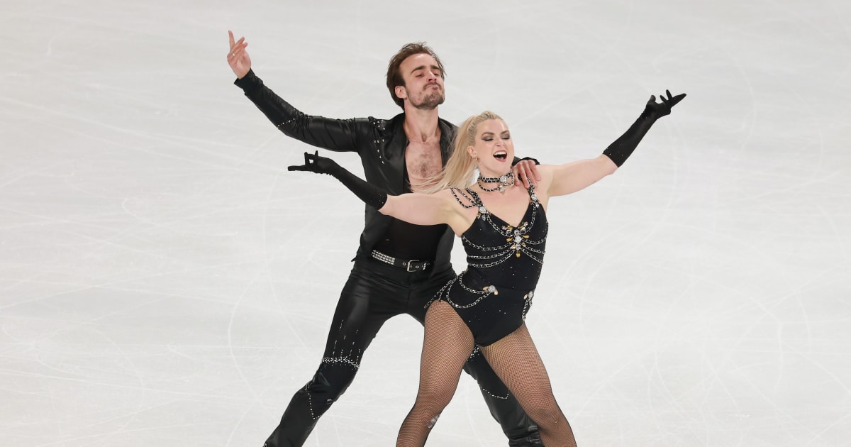 Figure skaters turn back the clock to the 1990s