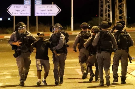 High Court strikes down police ‘racial profiling’ procedure