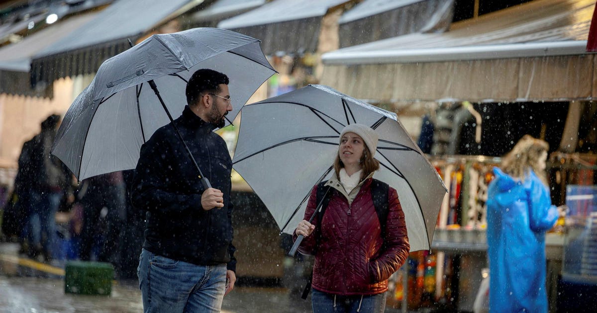 תחזית מזג האוויר ליום שני: גשום מהצהריים, חשש להצפות – מזג האוויר