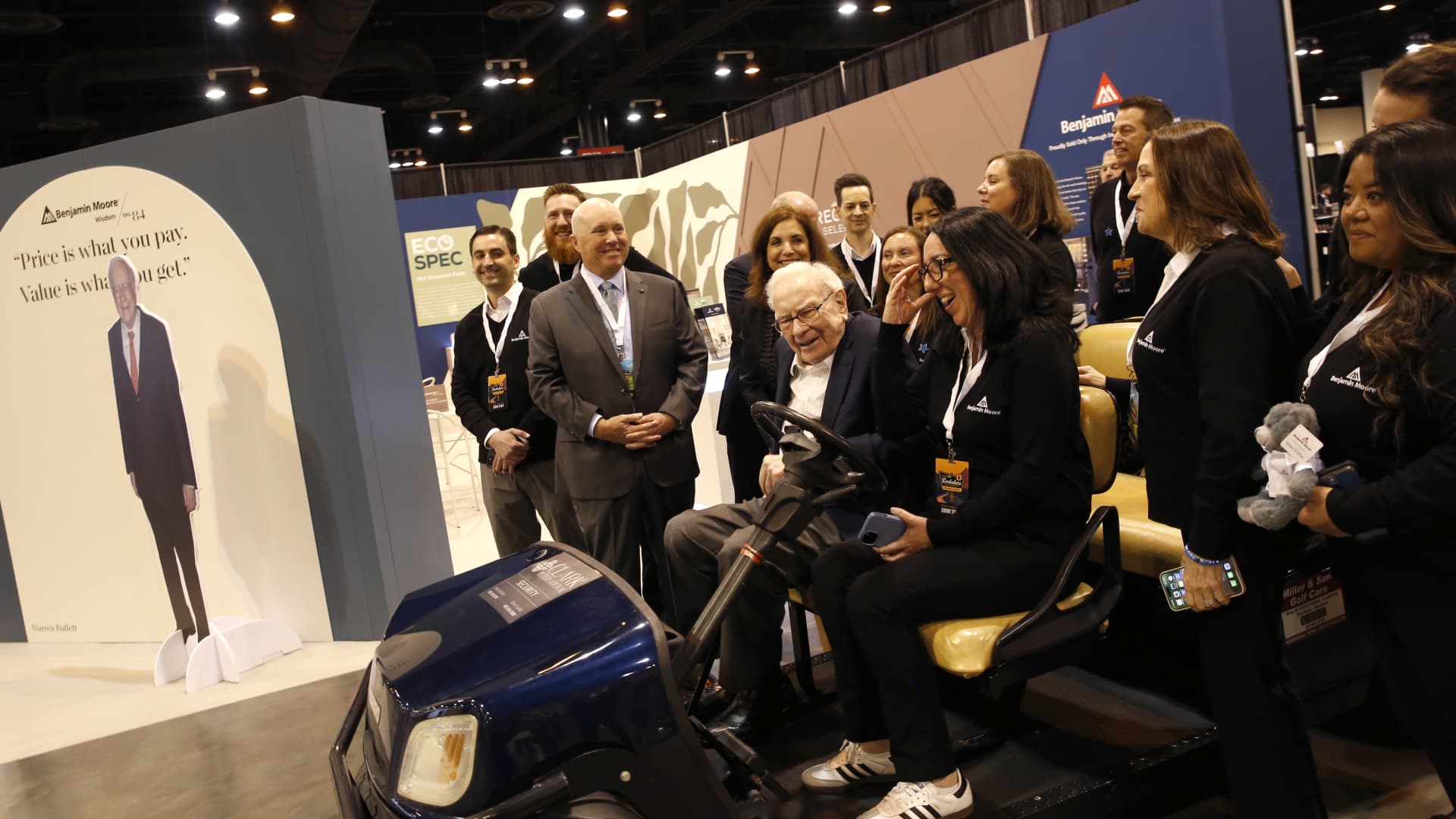 Warren Buffett nailed the timing on Alphabet — whether by design or not