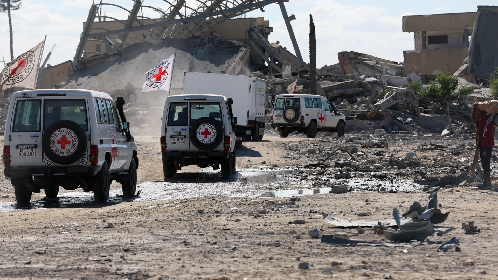 Israel launches airstrike in southern Gaza after earlier attack by militants wounded 5 soldiers