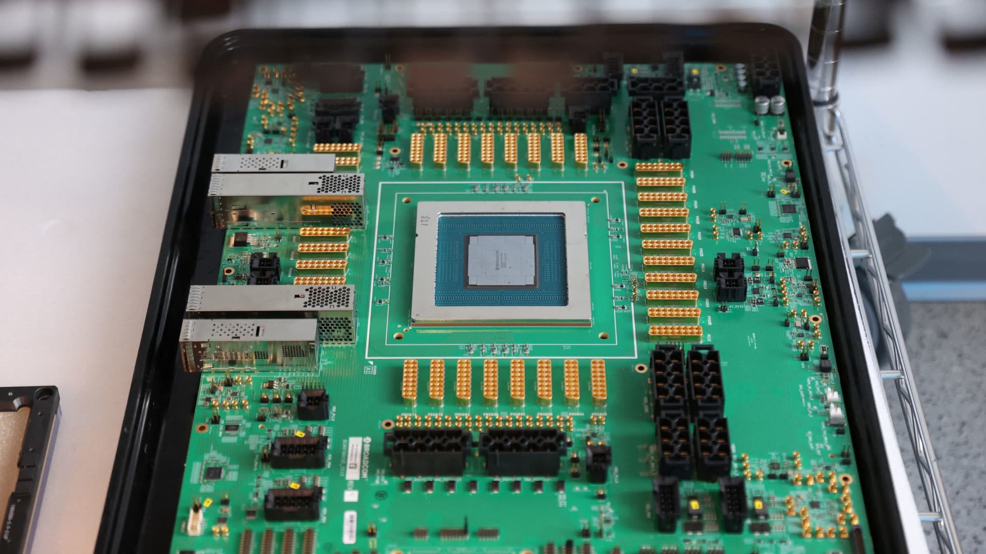 Broadcom is firing on all cylinders, and Wall Street can’t get enough of the stock Broadcom is firing on all cylinders, and Wall Street can’t get enough of the stock