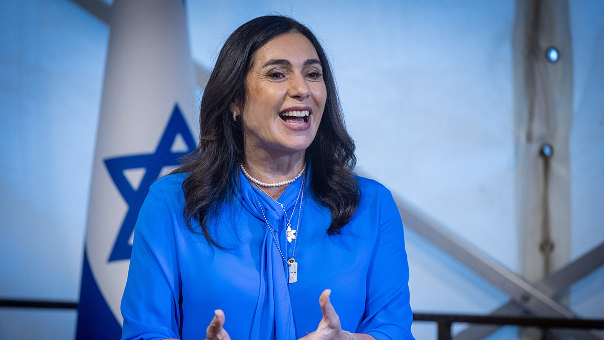 השרה מירי רגב: “התחבורה הציבורית צריכה להיות בחינם, אובר ייכנס לישראל” השרה מירי רגב: “התחבורה הציבורית צריכה להיות בחינם, אובר ייכנס לישראל”