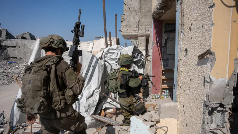 חייל תועד עם פאטצ’ של חבל תלייה על המדים