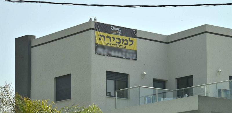 Budget imposes surtax on gains from investment homes