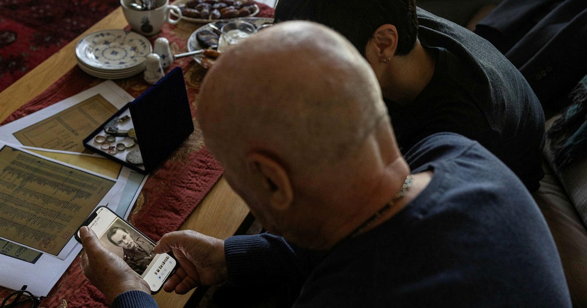 תכשיטים של אסיר ממחנה ריכוז גרמני הושבו לאחר 80 שנה לבנו בישראל – חינוך וחברה תכשיטים של אסיר ממחנה ריכוז גרמני הושבו לאחר 80 שנה לבנו בישראל – חינוך וחברה