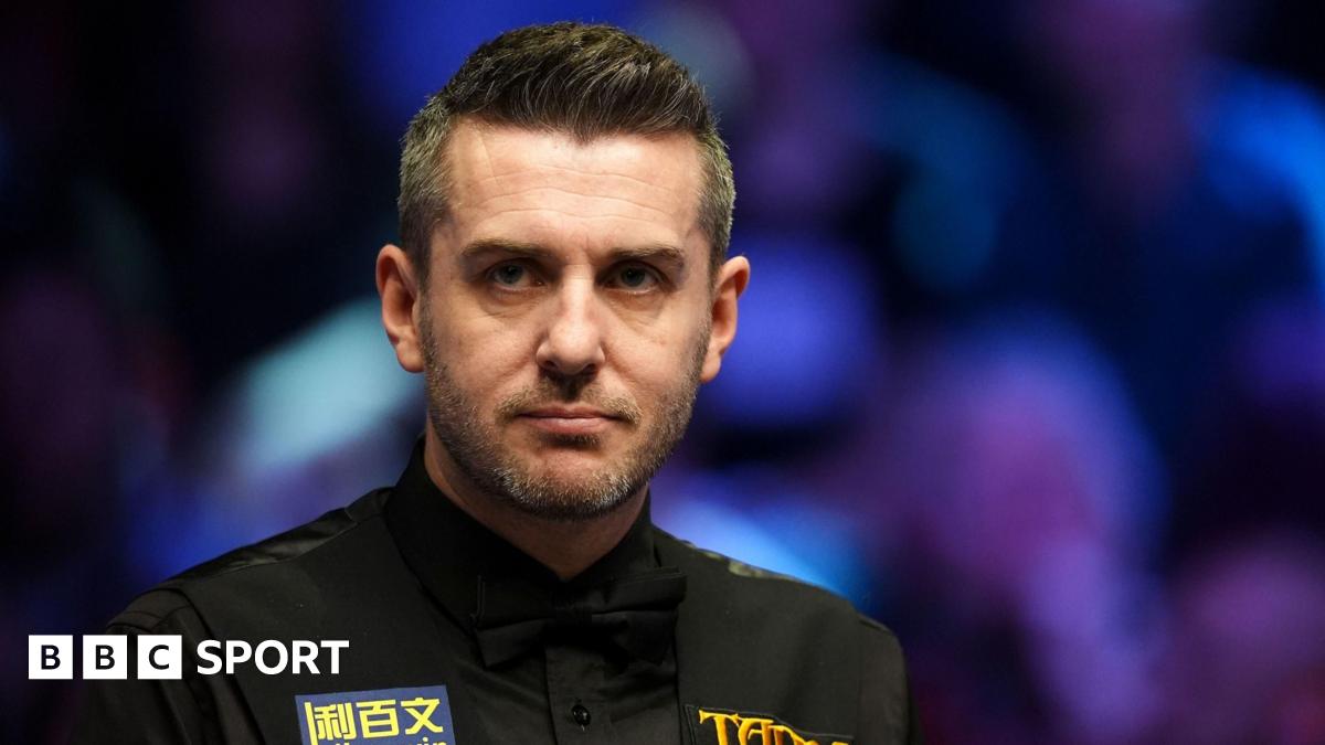 UK Championship 2025: Mark Selby takes control of final against Judd Trump