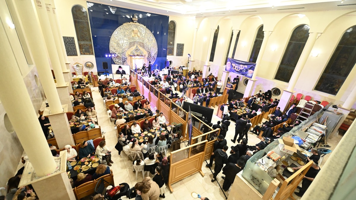 חג הגאולה י”ט כסלו: חגיגות חב”ד בתל אביב עם הרב לאו