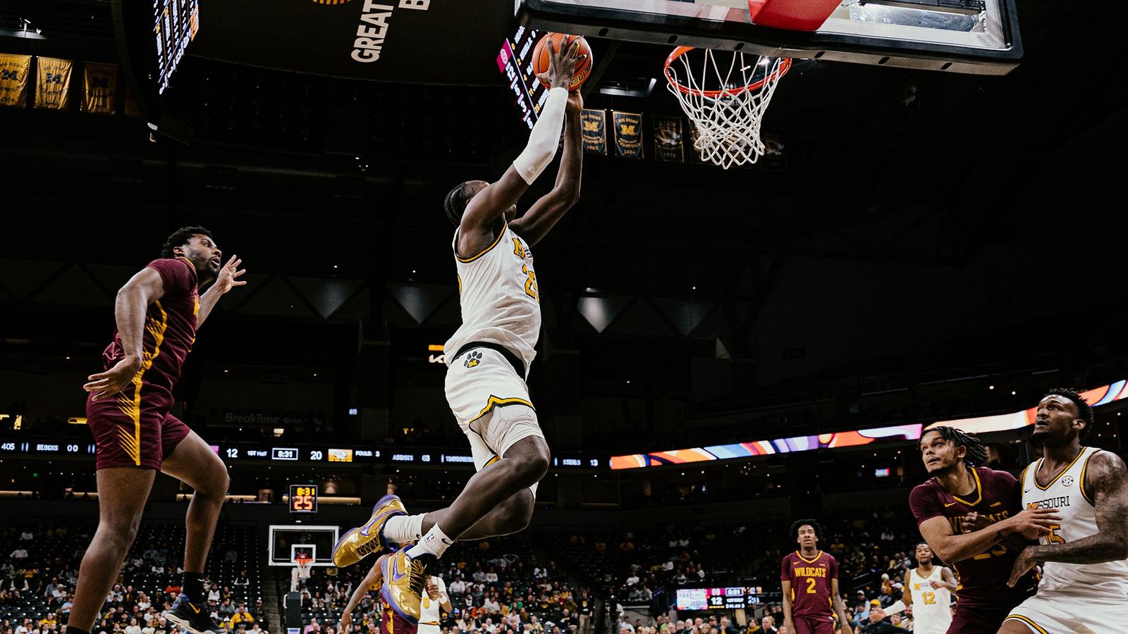 Men’s Basketball Cruises Past Bethune-Cookman, 82-60 Men’s Basketball Cruises Past Bethune-Cookman, 82-60