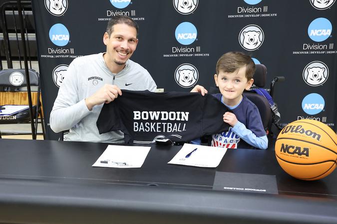 Men’s Basketball Signs New Teammate Isaac Through Team IMPACT