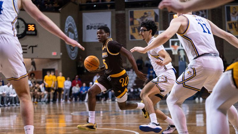 Cowboys Run Past Jackrabbits in Sioux Falls, 87-72