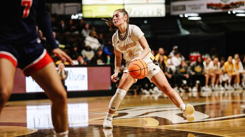 Harness has a career night against Dayton for women’s basketball Harness has a career night against Dayton for women’s basketball