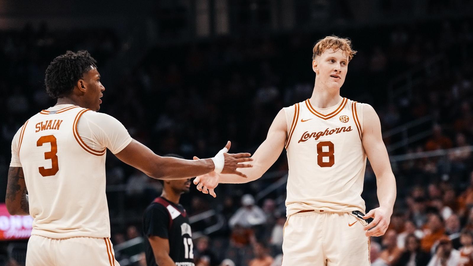 Men’s Basketball defeats Maryland Eastern Shore, 94-71