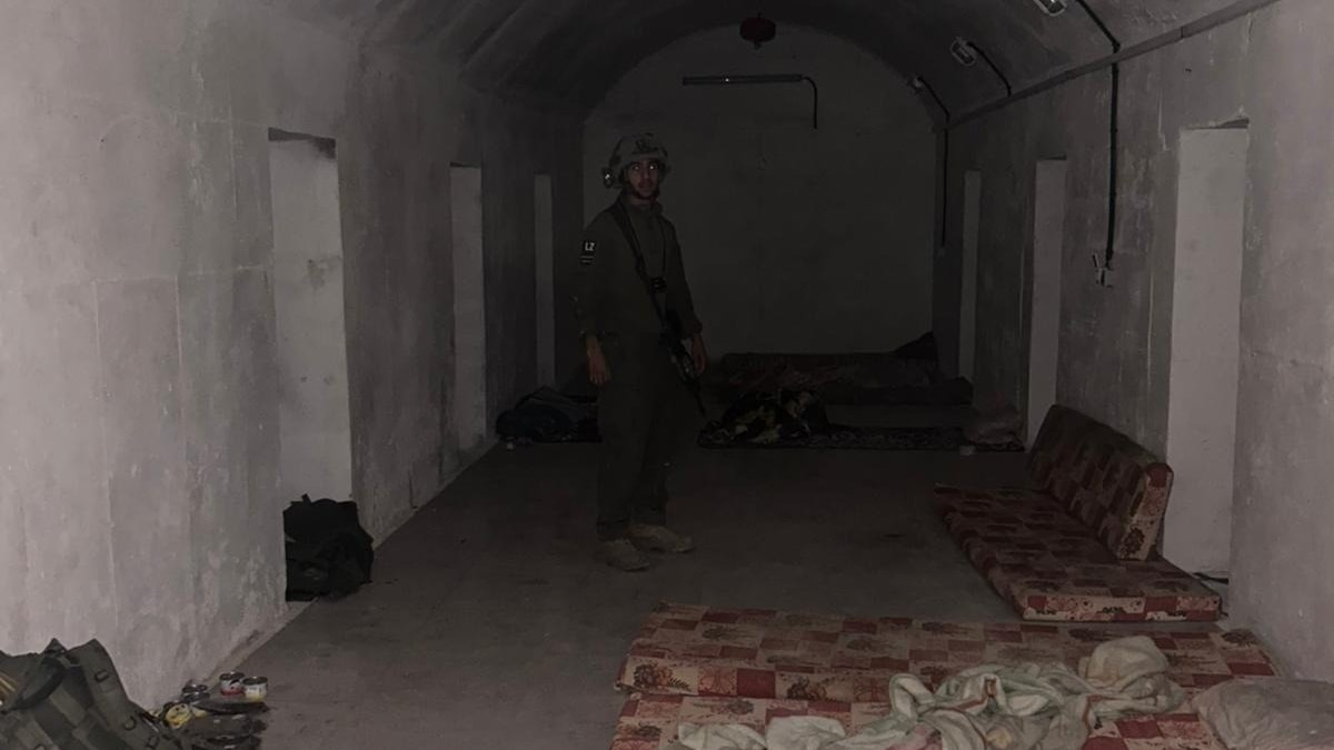 “נשארו רק 7 תמרים, אני לא מסוגל לסבול את זה יותר”: הפתקים של המחבלים.. “נשארו רק 7 תמרים, אני לא מסוגל לסבול את זה יותר”: הפתקים של המחבלים..