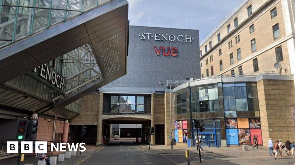 Vue cinema staff go on strike in Glasgow over work conditions Vue cinema staff go on strike in Glasgow over work conditions