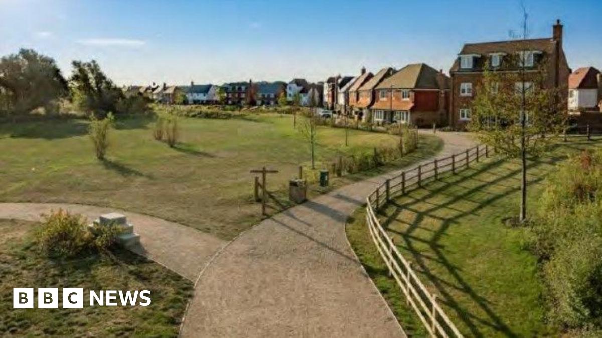 Plan approved to build houses at busy junction near Swindon