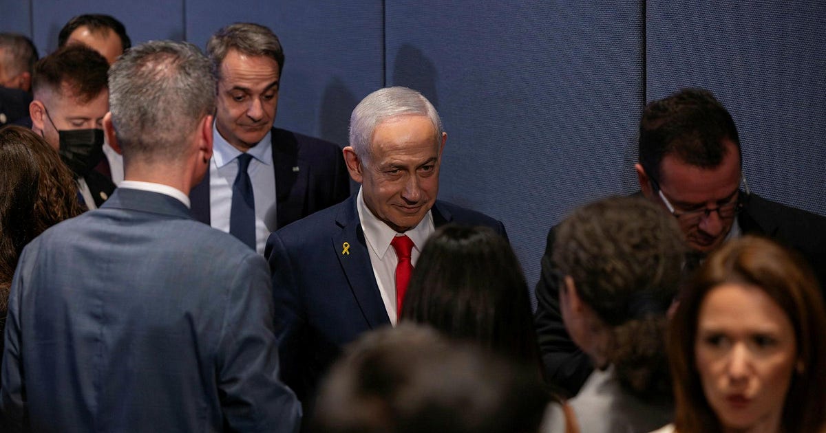 יועצי נתניהו הוליכו את התקשורת שולל בשירותו, ועברו להפיץ תעמולה קטארית – מדיני ביטחוני