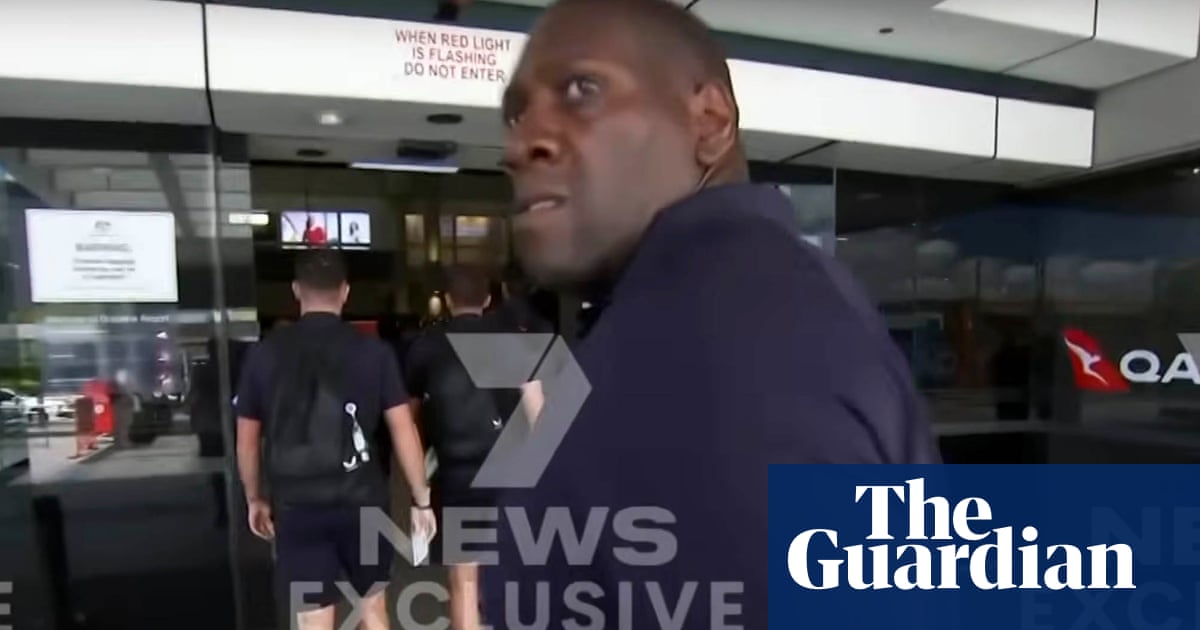 England caught up in Ashes media fallout over security guard’s row with TV crew | Ashes 2025-26