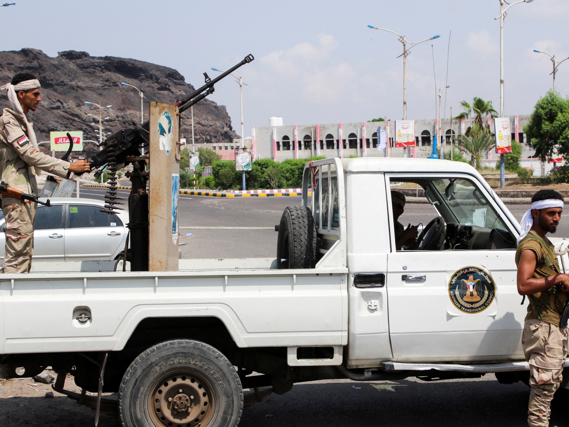 Armed clashes reported between Yemeni army and southern separatists | Armed Groups News
