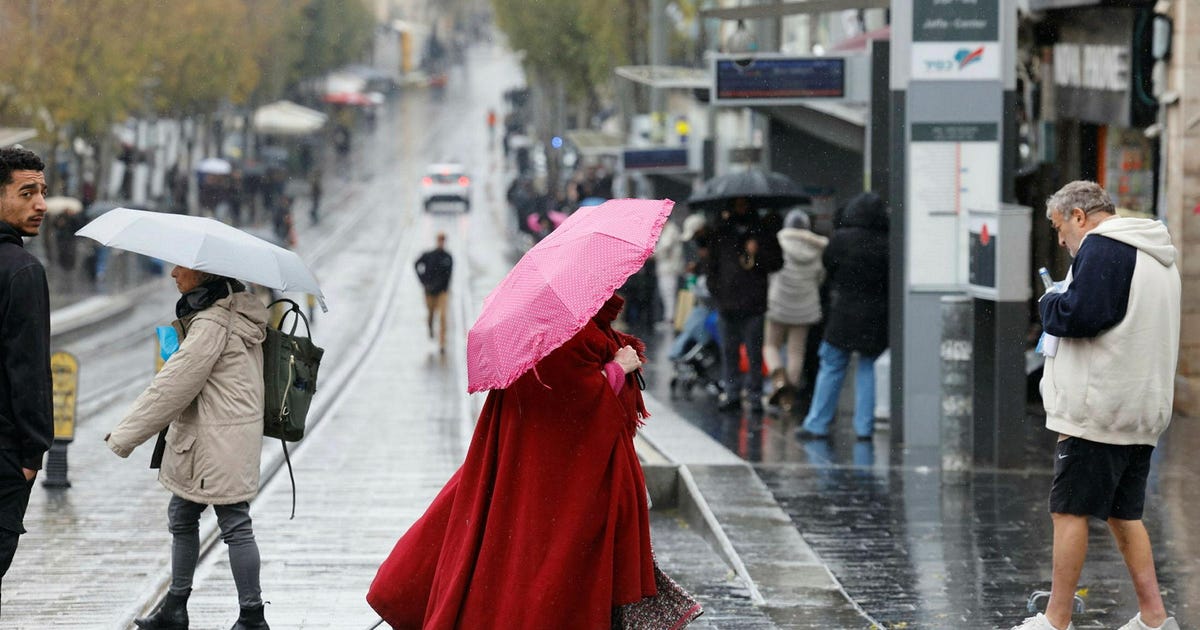 תחזית מזג האוויר: גשום, ייתכנו סופות רעמים – מזג האוויר