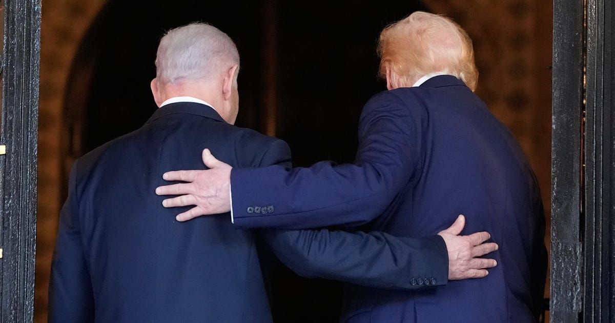 טראמפ שוב העניק לנתניהו חיבוק פומבי, אך סירב לומר אם יפעל בניגוד לעמדת ישראל – מדיני ביטחוני טראמפ שוב העניק לנתניהו חיבוק פומבי, אך סירב לומר אם יפעל בניגוד לעמדת ישראל – מדיני ביטחוני