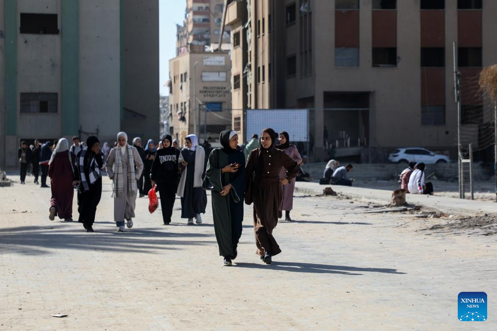 Feature: Gaza students return to war-damaged colleges, holding onto hope amid ruins Feature: Gaza students return to war-damaged colleges, holding onto hope amid ruins