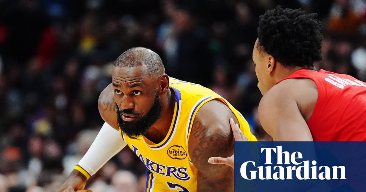 LeBron James’s 18-year double-digit scoring streak ends but Lakers clinch win over Raptors | LeBron James LeBron James’s 18-year double-digit scoring streak ends but Lakers clinch win over Raptors | LeBron James