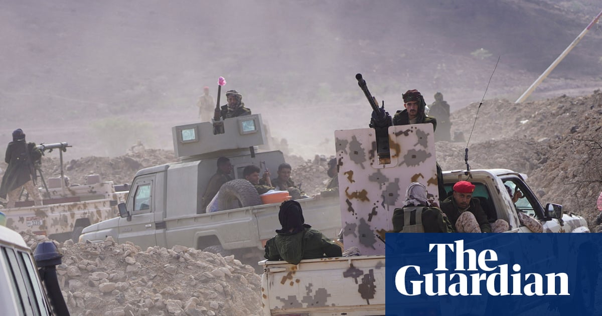 Saudi-backed forces gather on Yemen border as separatists face pressure to pull back | Yemen Saudi-backed forces gather on Yemen border as separatists face pressure to pull back | Yemen
