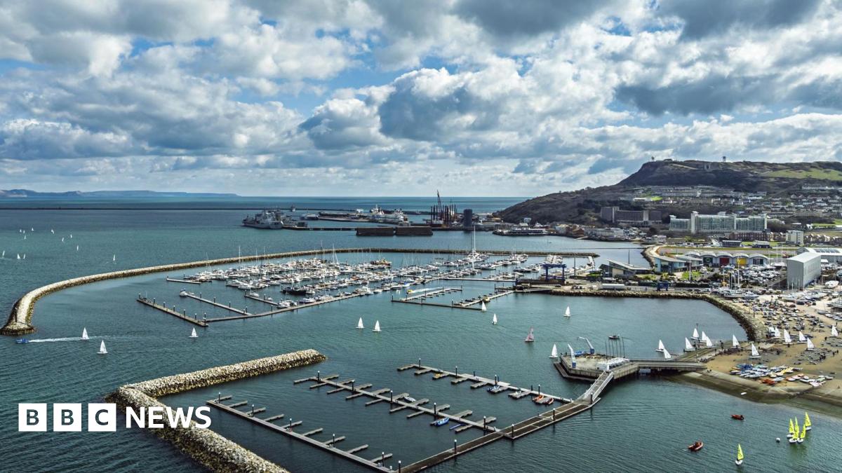 Sewage discharged into Portland harbour after tug boat fault Sewage discharged into Portland harbour after tug boat fault