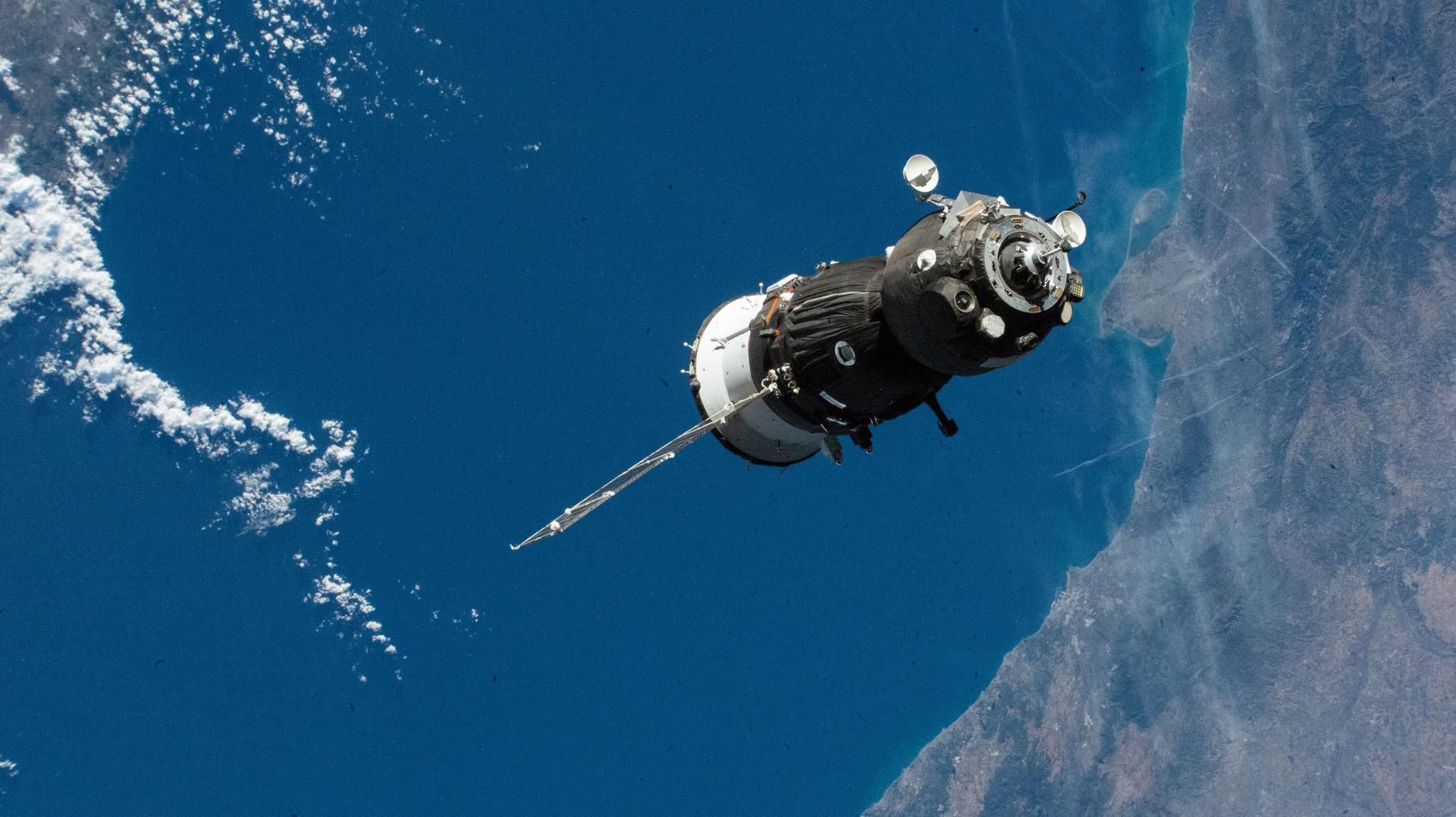 Crewed Russian spacecraft meets up with ISS photo of the day for Dec. 17, 2025