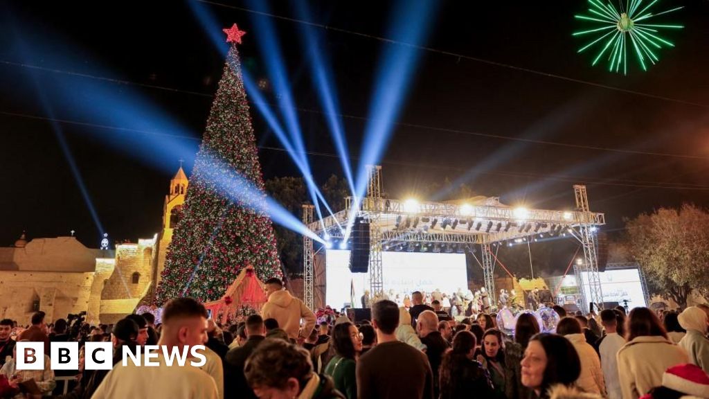 Bethlehem Christmas tree lights up for first time since start of Gaza war Bethlehem Christmas tree lights up for first time since start of Gaza war