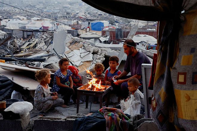 Japan to send civilians to support Gaza aid assistance effort Japan to send civilians to support Gaza aid assistance effort