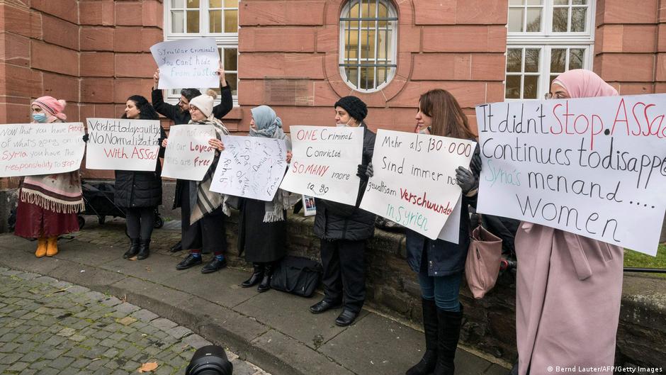 Leaked material details atrocities at Assad prisons – DW – 12/04/2025