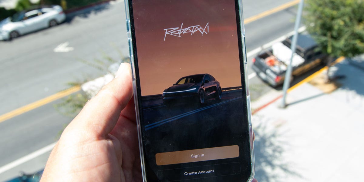 Tesla ‘Robotaxi’ Fleet Jumps to Over 1,000 Registered Vehicles