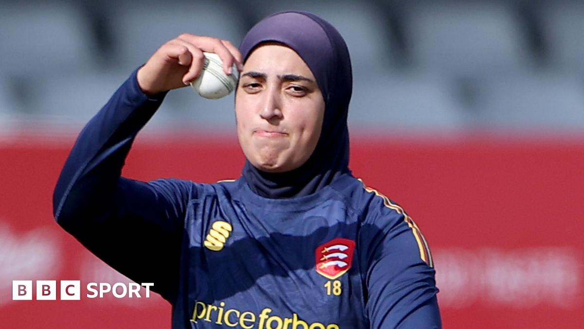 Abtaha Maqsood: Scotland spinner signs new two-year Essex deal