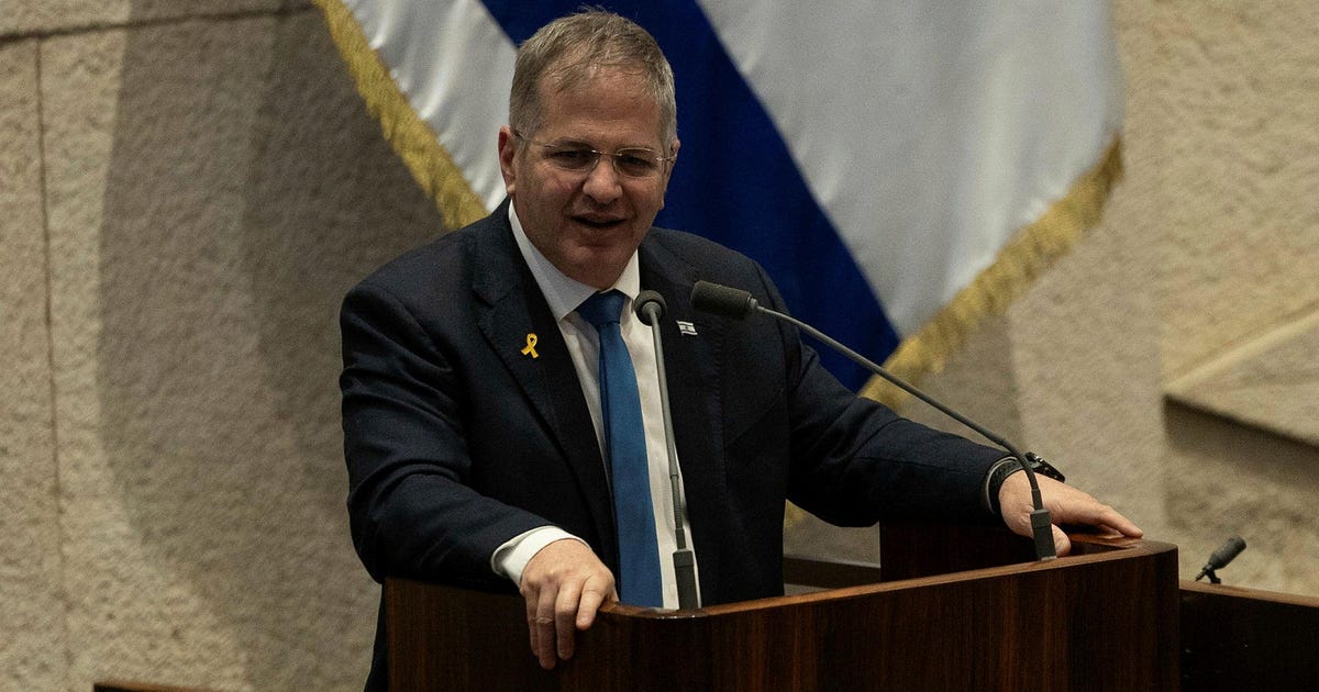 קיש: אסור שיועץ בלשכת רה”מ יקבל כסף מקטאר, אבל פלדשטיין לא היה בלשכה – פוליטי