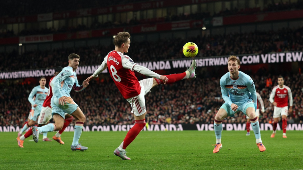 Arsenal go five points clear, Villa roar back at Brighton to go third