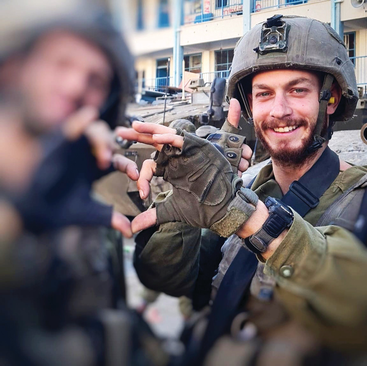 הרגע בו האם חובקת את בנה בלי לדעת שזו הפעם האחרונה | ג’קי שמיל