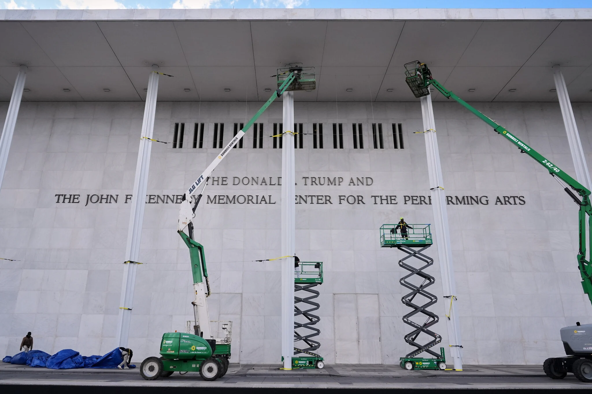 Kennedy Center gets new signage with Trump’s name before JFK’s after board vote Kennedy Center gets new signage with Trump’s name before JFK’s after board vote