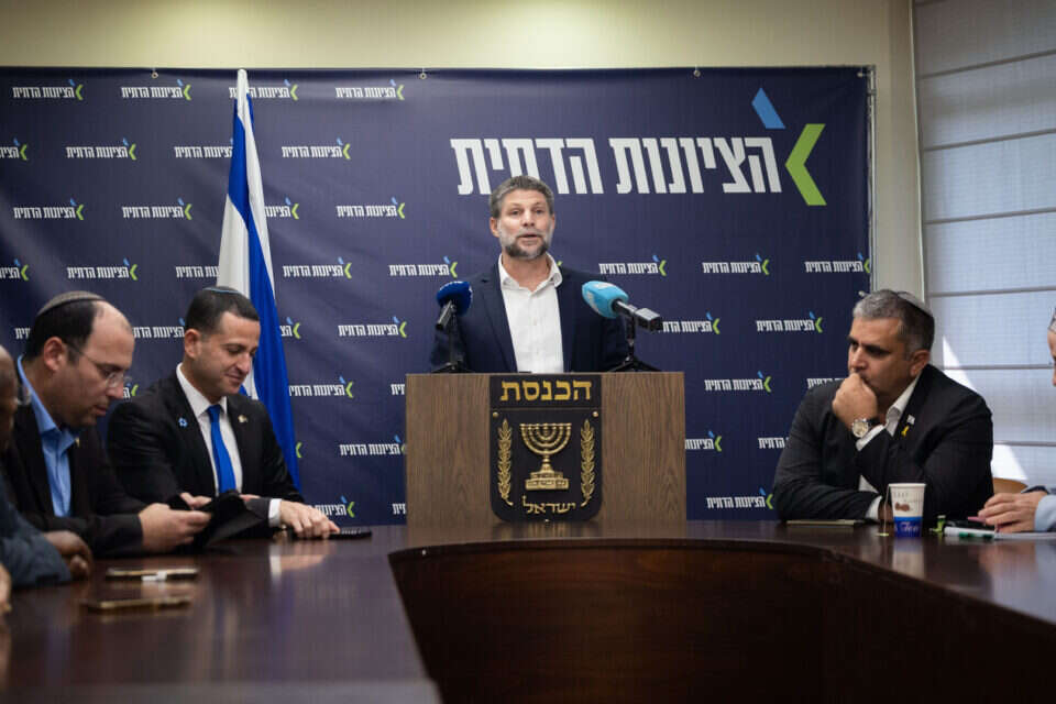 ח”כים בציונות הדתית נגד חוק הפטור מגיוס: “לא נצביע כמקשה אחת”