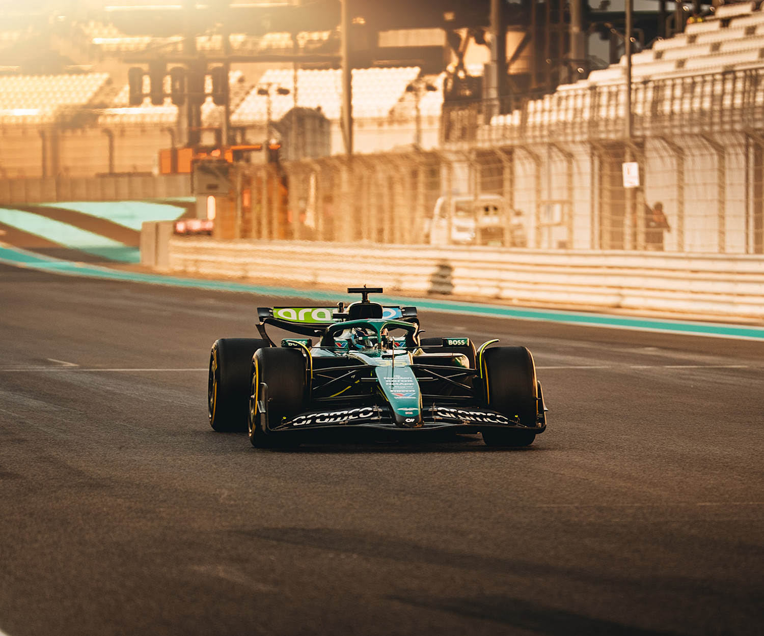 Stoffel Vandoorne and Jak Crawford complete end-of-season test in Abu Dhabi Stoffel Vandoorne and Jak Crawford complete end-of-season test in Abu Dhabi
