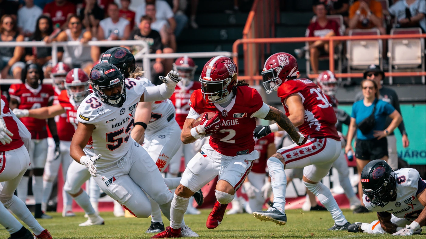 One of the league’s best – Willie Patterson stays with the Lions One of the league’s best – Willie Patterson stays with the Lions