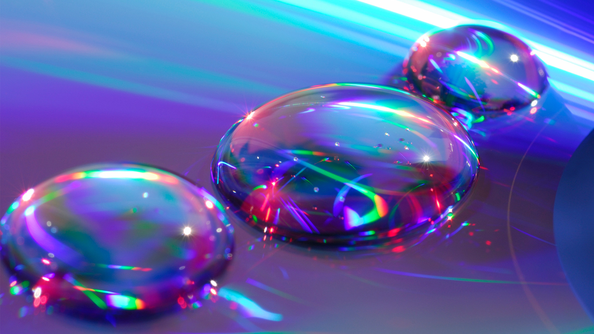 Transparent nanowire films block 99.97% of electromagnetic noise Transparent nanowire films block 99.97% of electromagnetic noise