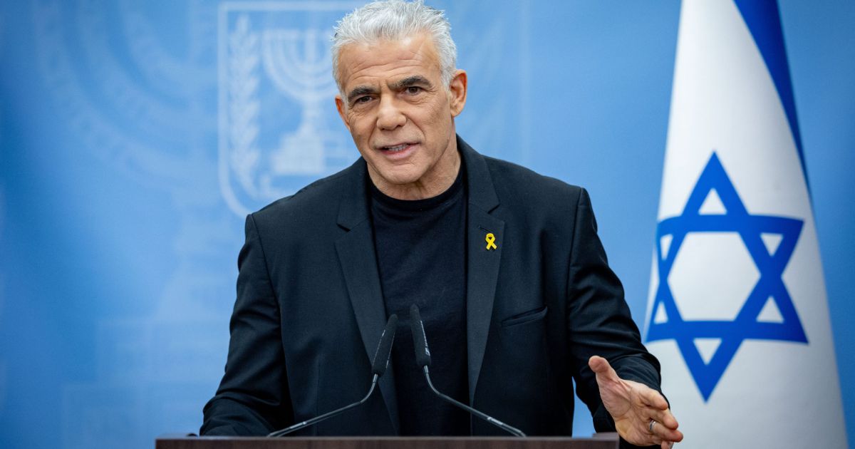 יאיר לפיד נגד יאיר גולן: “חוסר אחריות; תפסיק עם זה”