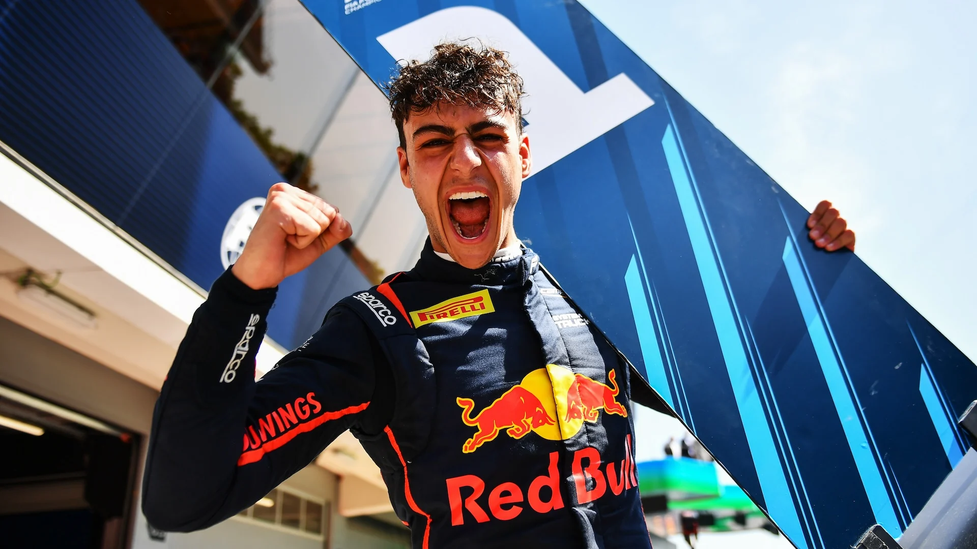 ‘Raw speed and adaptability under pressure’ – Why Racing Bulls are taking a chance on Lindblad