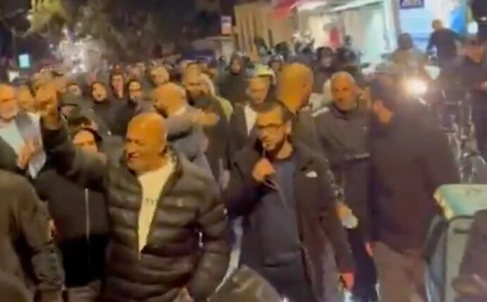 Hundreds protest in Jaffa after Arab woman allegedly pepper-sprayed by Jews Hundreds protest in Jaffa after Arab woman allegedly pepper-sprayed by Jews