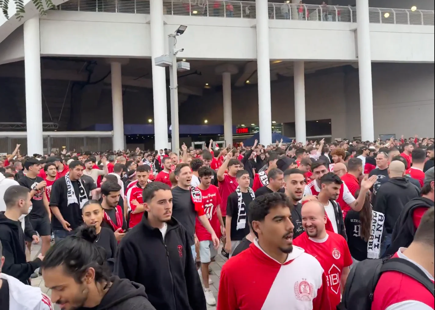 Hapoel Tel Aviv soccer fans barred from game for wearing shirts calling cops ‘scum’ Hapoel Tel Aviv soccer fans barred from game for wearing shirts calling cops ‘scum’